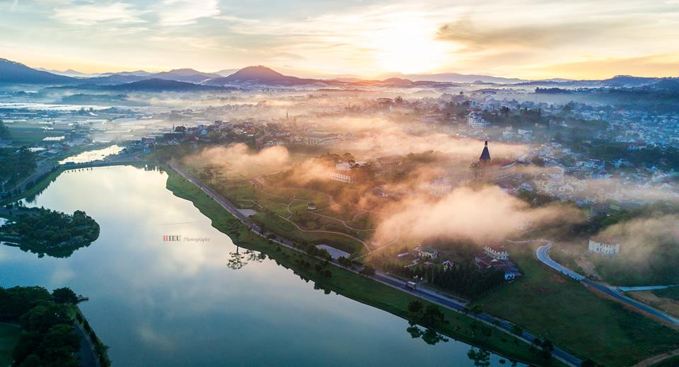 [-]Đà[-]Lạt[-]đẹp[-]nhất[-]trong[-]ánh[-]bình[-]minh